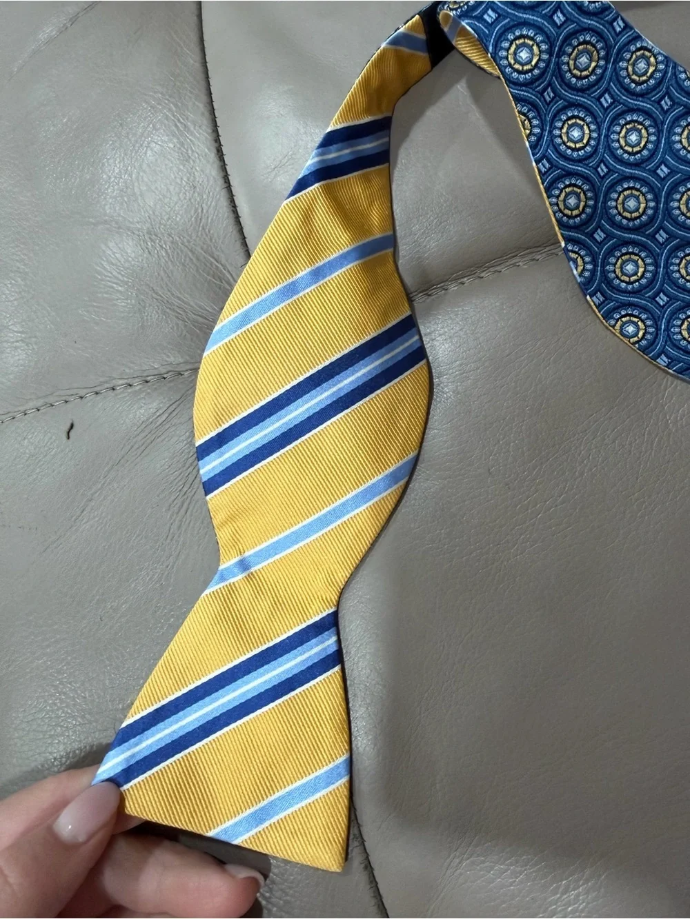 The Tie Bar Blue Medallion Silk Bow Tie Yellow Stripe Accent Preppy Classic